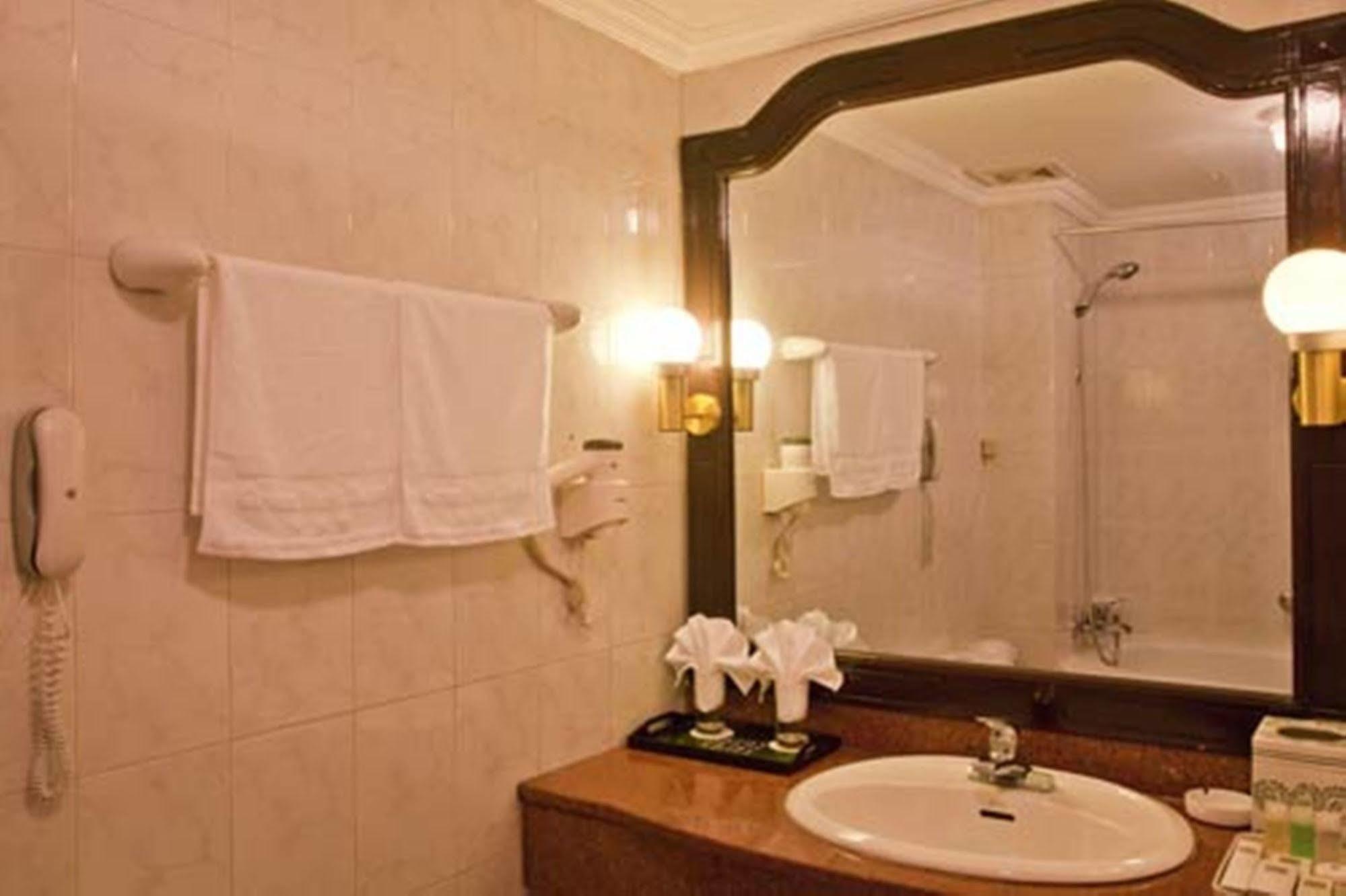 Green Park Hotel Hanoj Exteriér fotografie