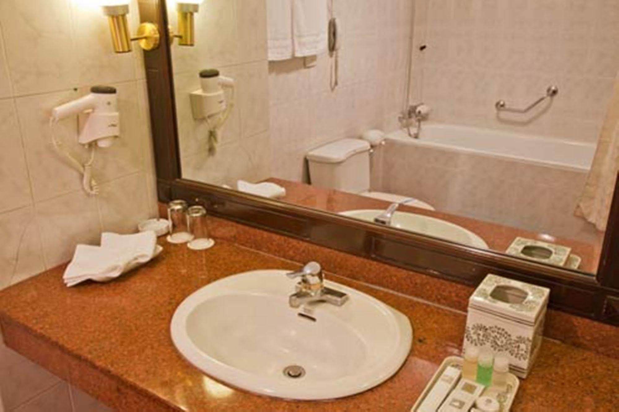 Green Park Hotel Hanoj Exteriér fotografie